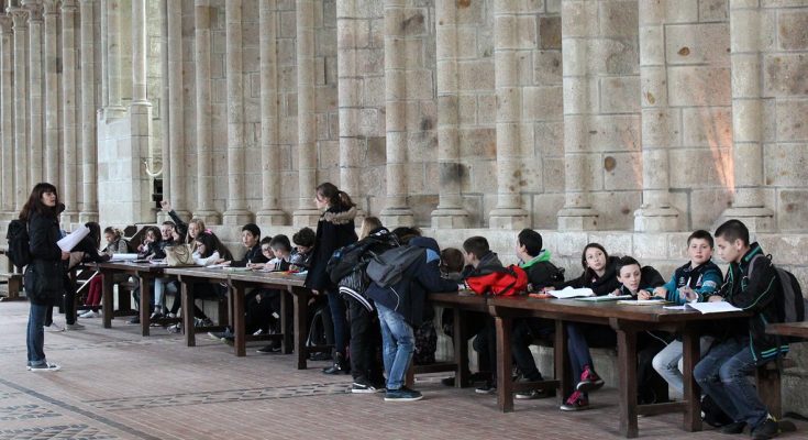 Financial Planning Tips for Studying Abroad