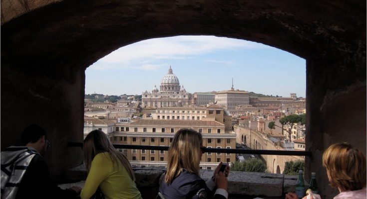 Work in the US while attending university