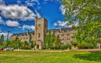 Over 20 Hours of Off-Campus work per week - Canada