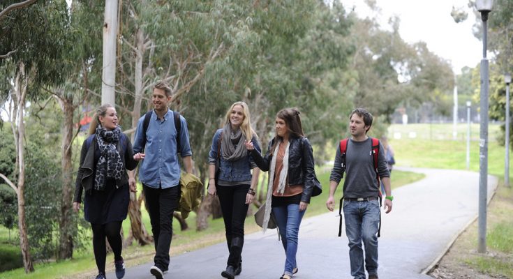 Reasons why students studying abroad have more successful careers